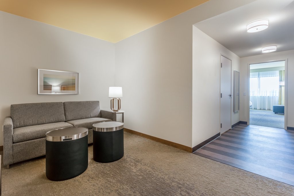 Holiday Inn & Suites Cedar Falls - Waterloo Event Ctr - Tap to explore photos