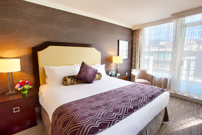 THE PINNACLE AT THE PIER