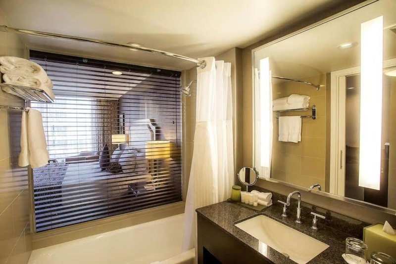 THE PINNACLE AT THE PIER