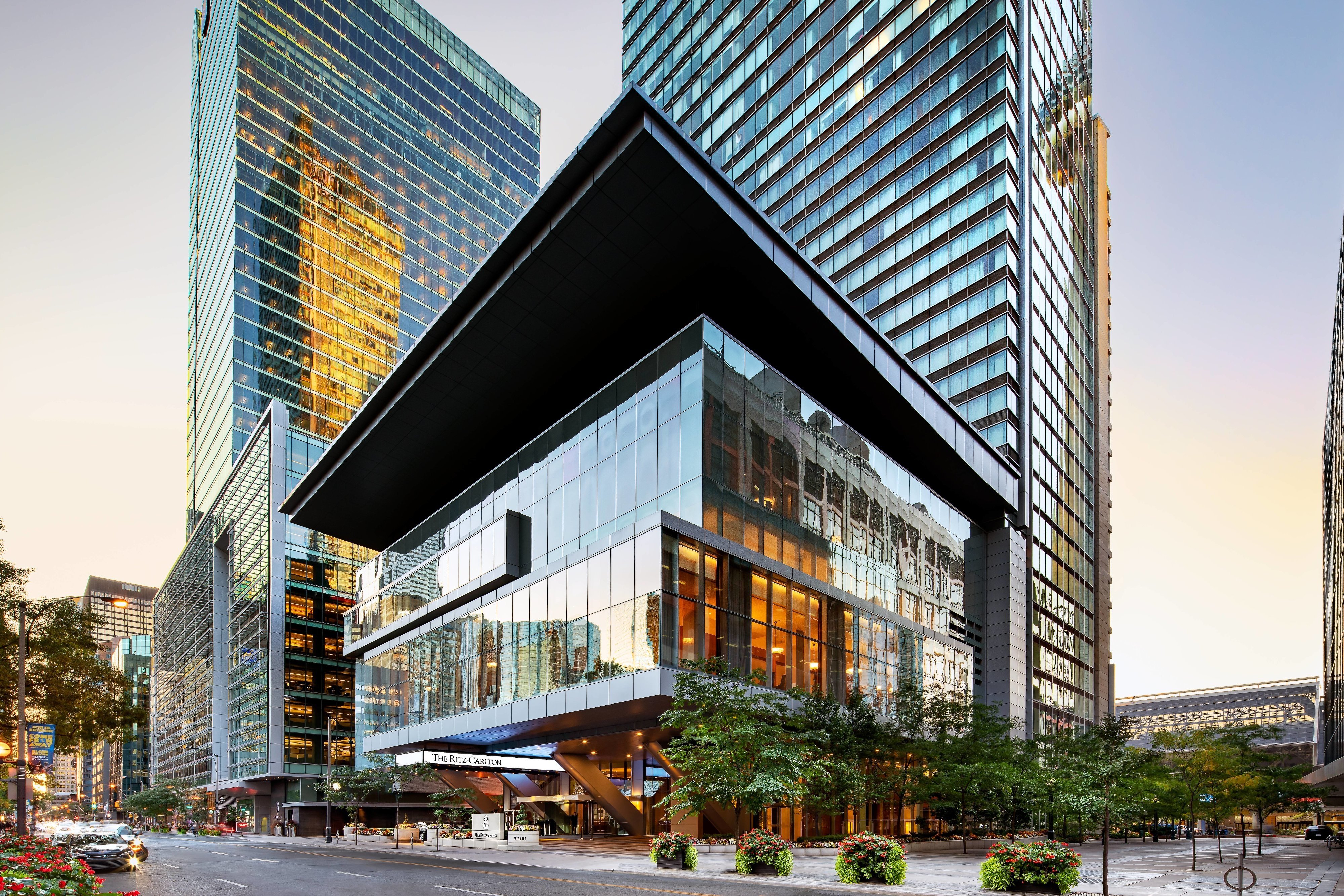 The RitzCarlton, Toronto Deluxe Toronto, ON Hotels GDS Reservation