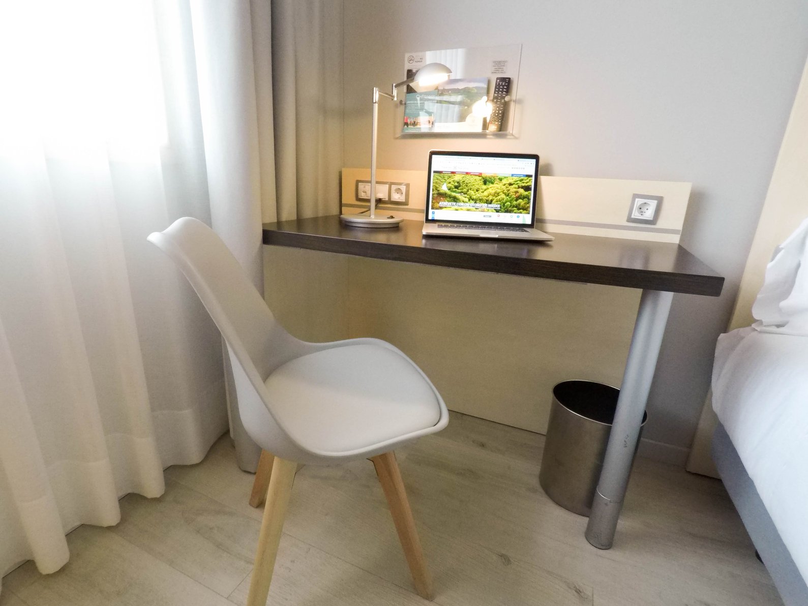 Holiday Inn Express Pamplona - Tap to explore photos