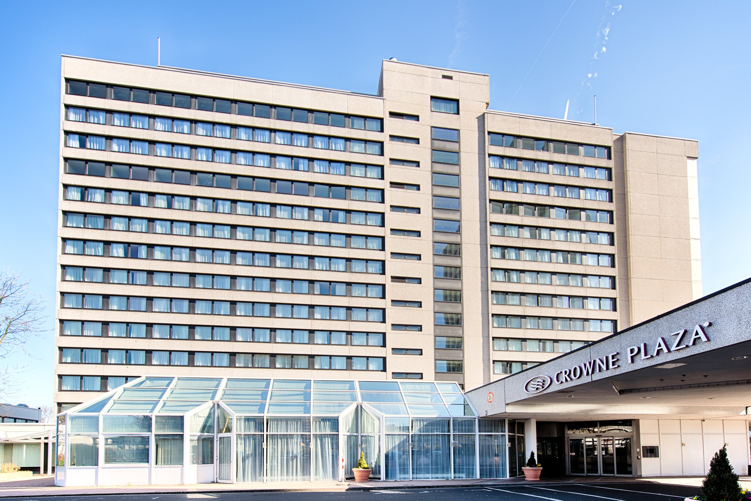 Crowne Plaza Frankfurt Congress Hotel First Class Frankfurt Germany Hotels Gds Reservation Codes Travel Weekly