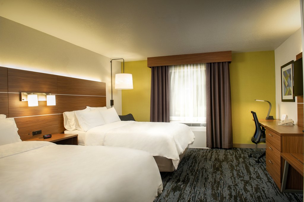 Holiday Inn Express & Suites WAUSAU - Tap to explore photos