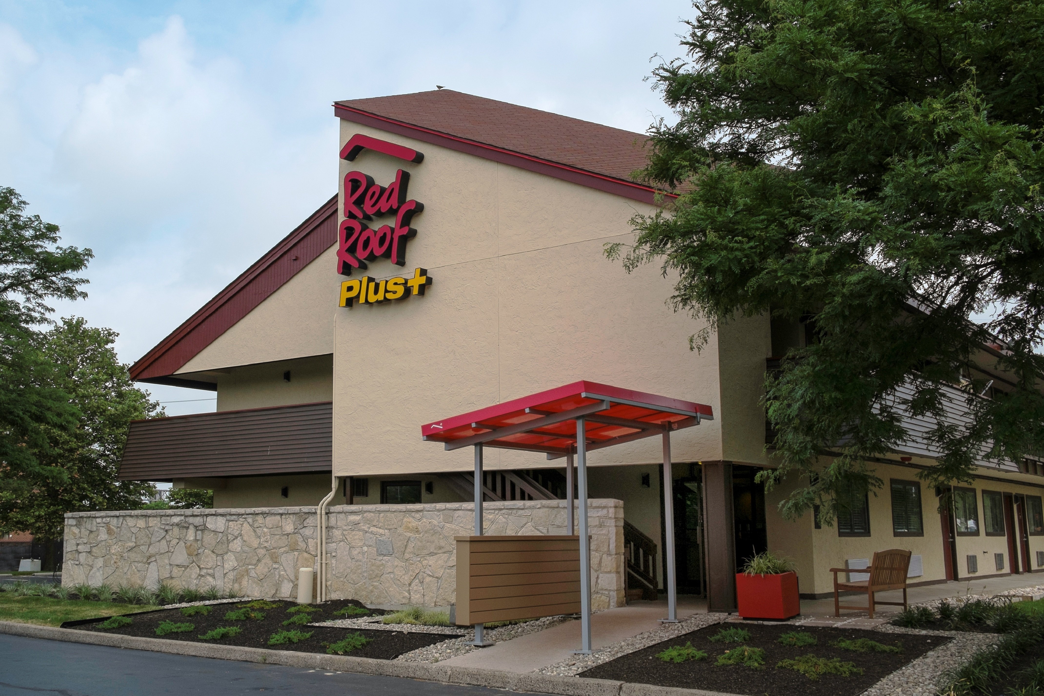red roof plus philadelphia airport tourist class essington pa hotels gds reservation codes travel weekly