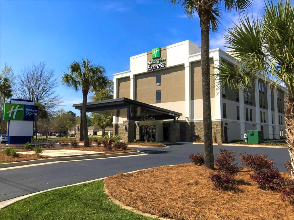 Holiday Inn Express STATESBORO - Tap to explore photos