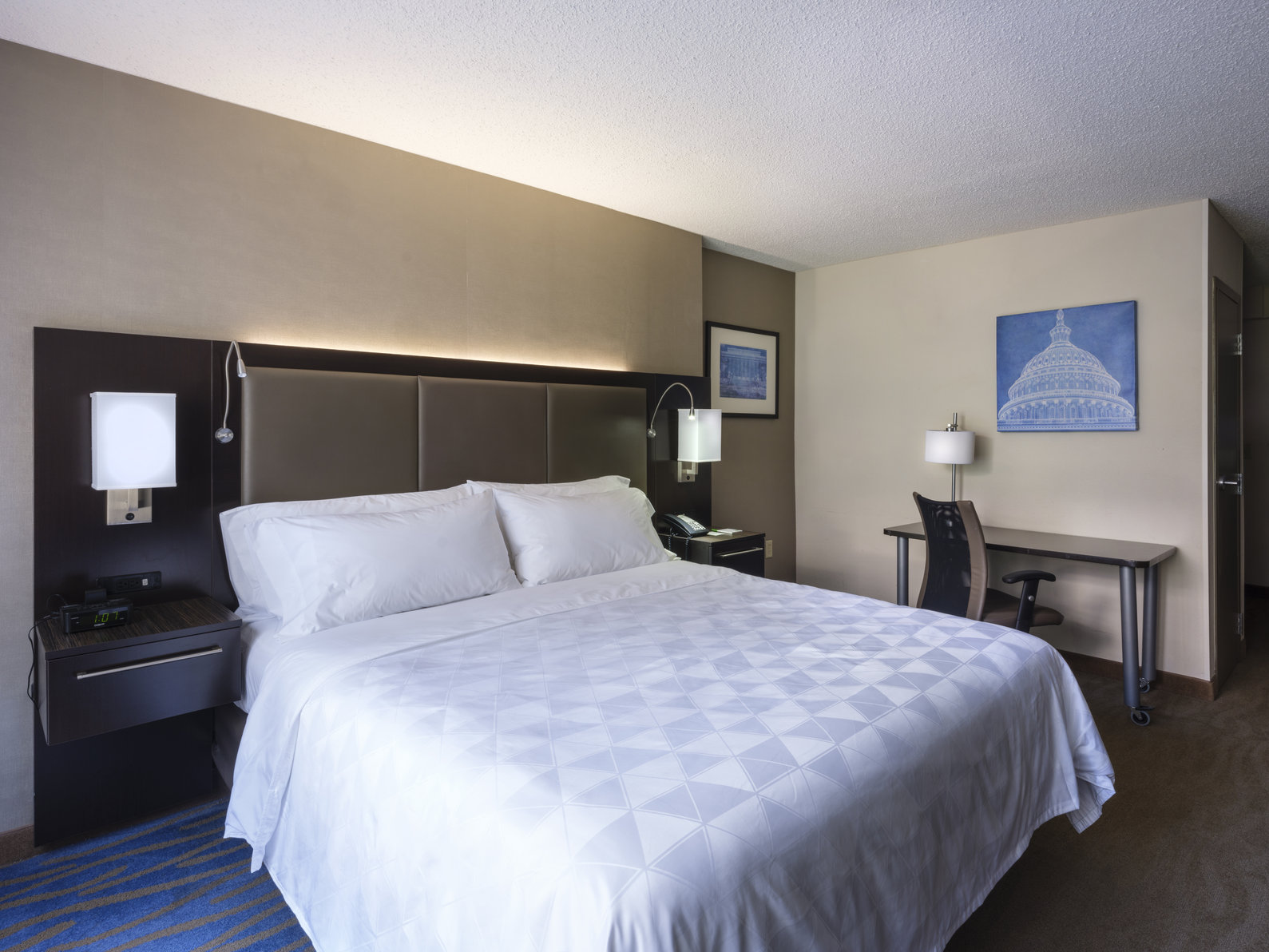 Holiday Inn WASHINGTON-CAPITOL - Tap to explore photos