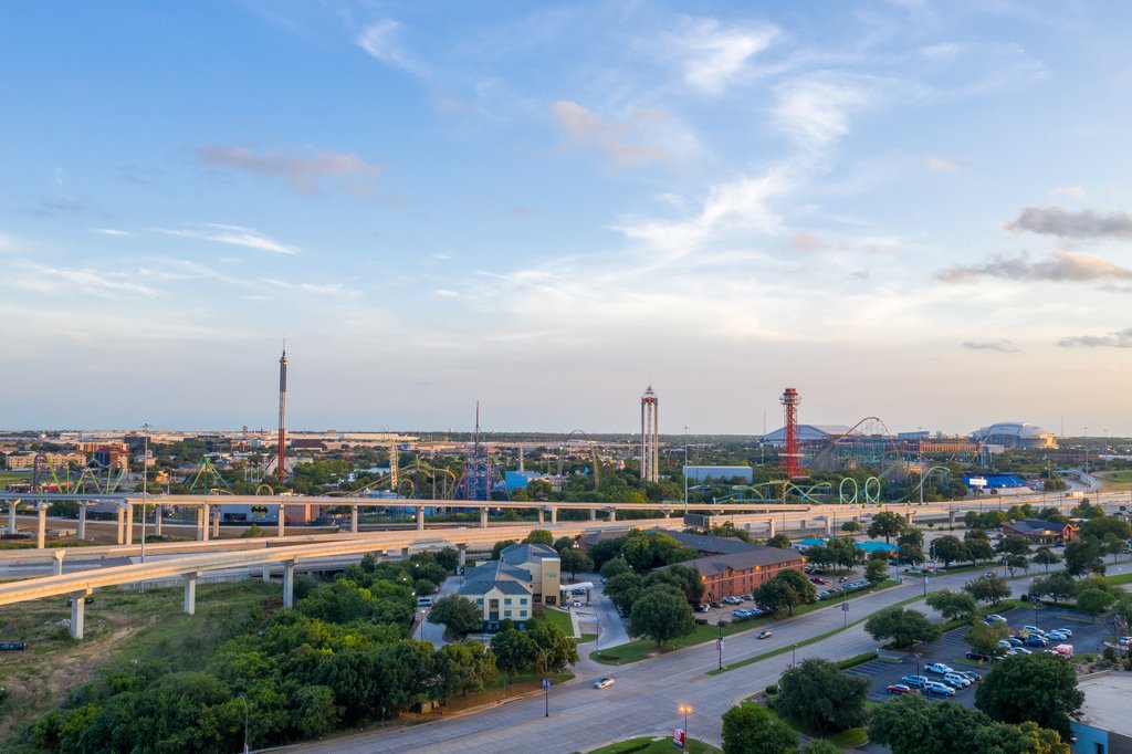Holiday Inn Express & Suites ARLINGTON NORTH – STADIUM AREA - Tap to explore photos