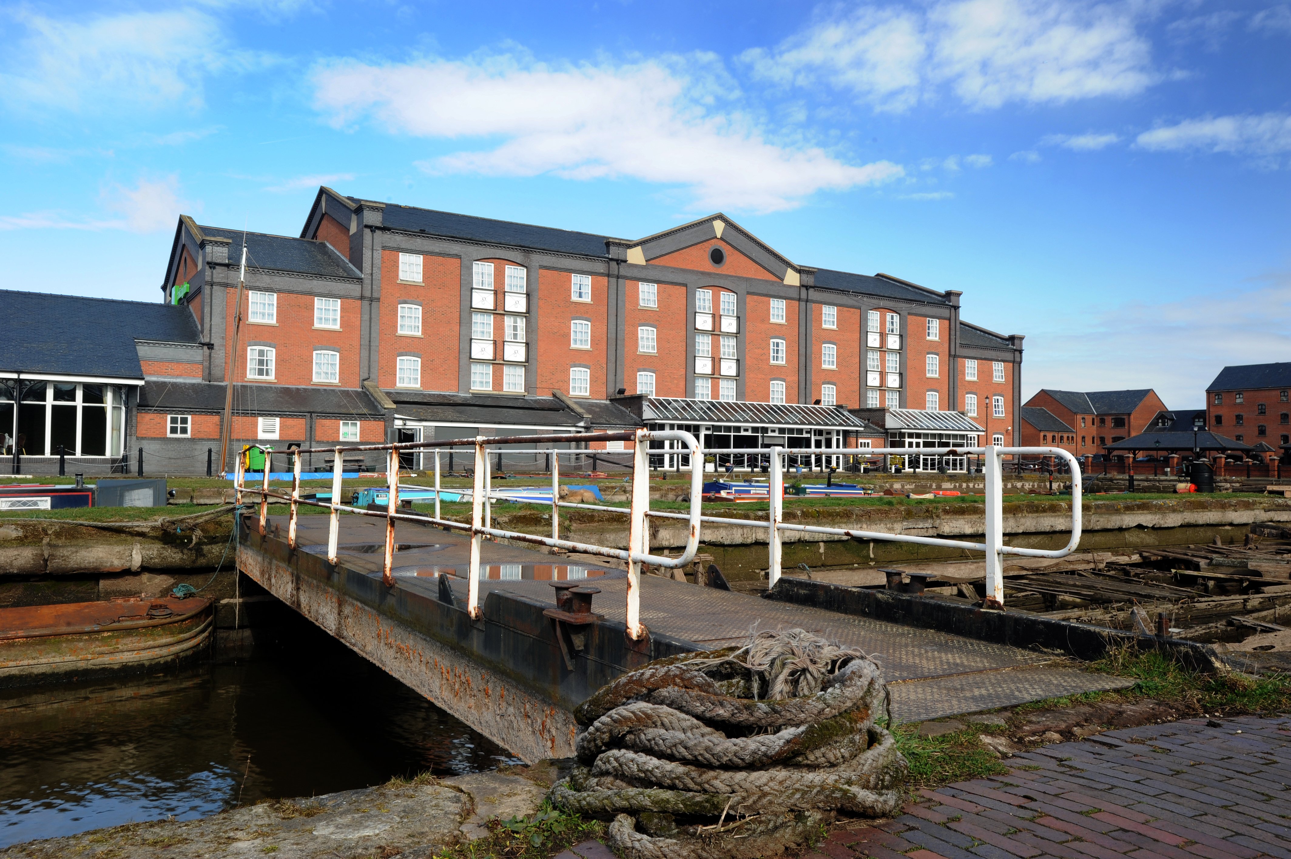 Holiday Inn Ellesmere Port Local Info First Class Ellesmere Port