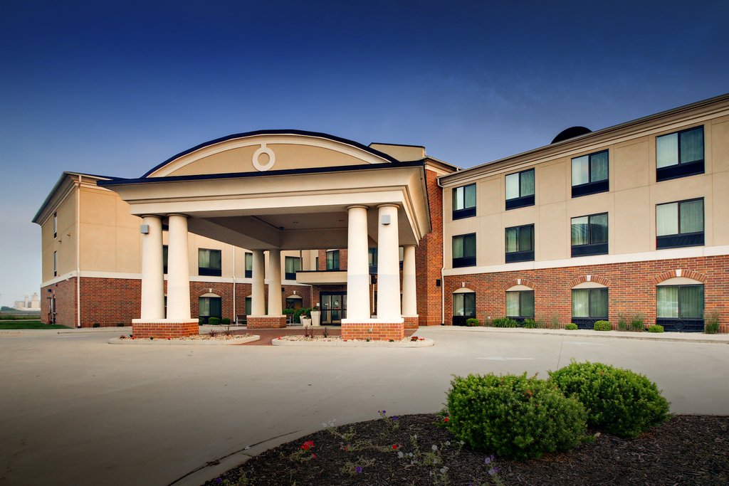 Holiday Inn Express & Suites Peru - Lasalle Area, an IHG Hotel - Tap to explore photos