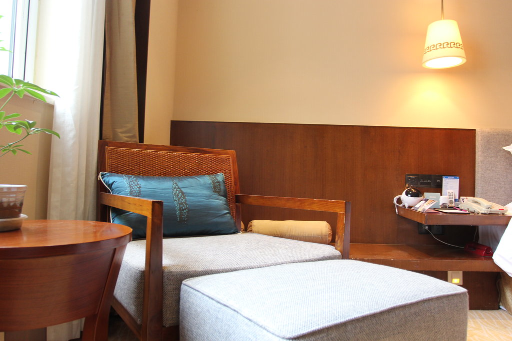 Crowne Plaza Yading - Tap to explore photos