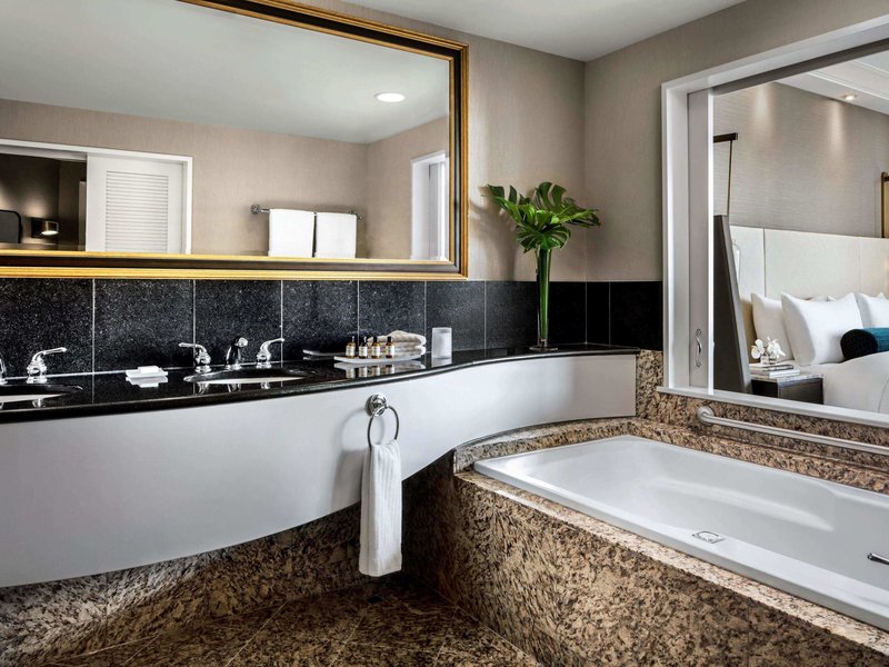 Fairmont Vancouver Airport