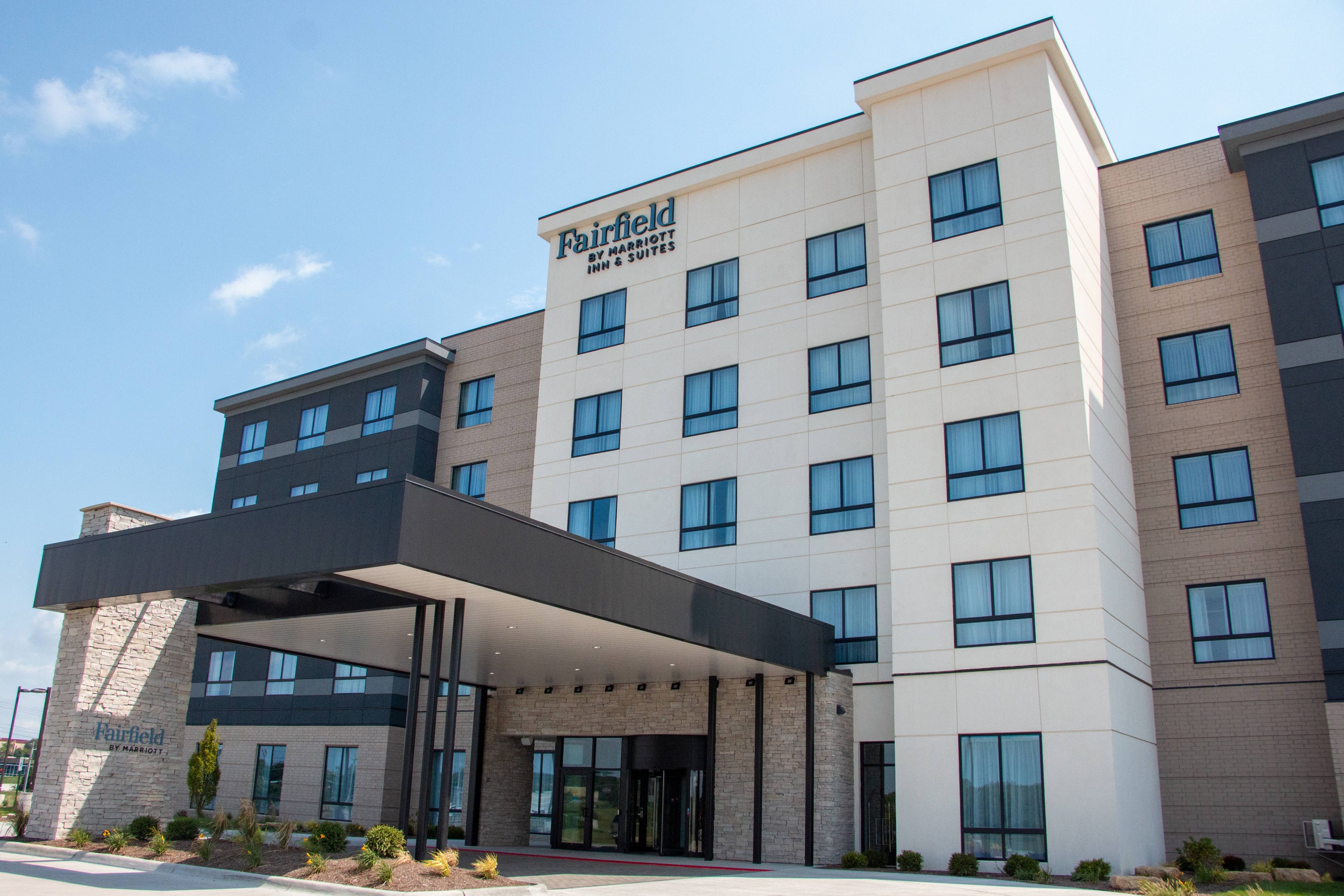 Fairfield Inn & Suites Quad Cities Davenport, IA Hotels Tourist Class