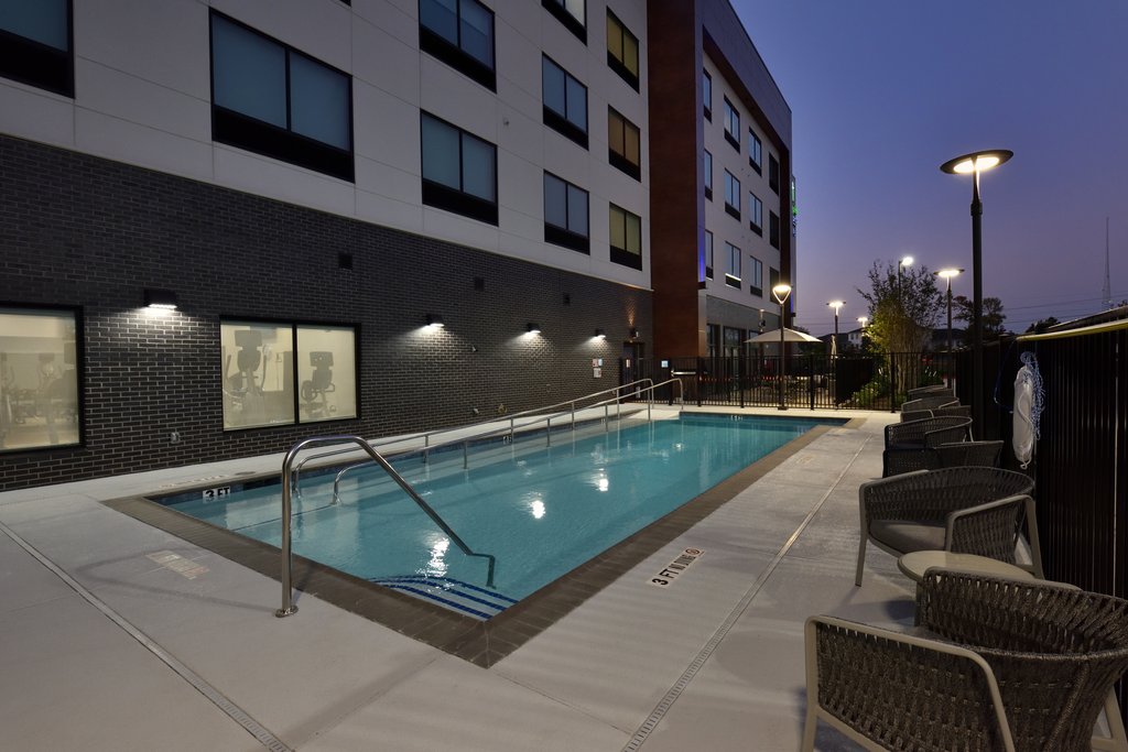 Holiday Inn Express & Suites HOUSTON NORTH - WOODLANDS AREA - Tap to explore photos