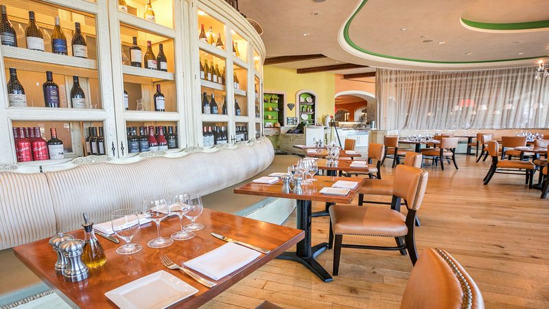 National and Suites Ottawa