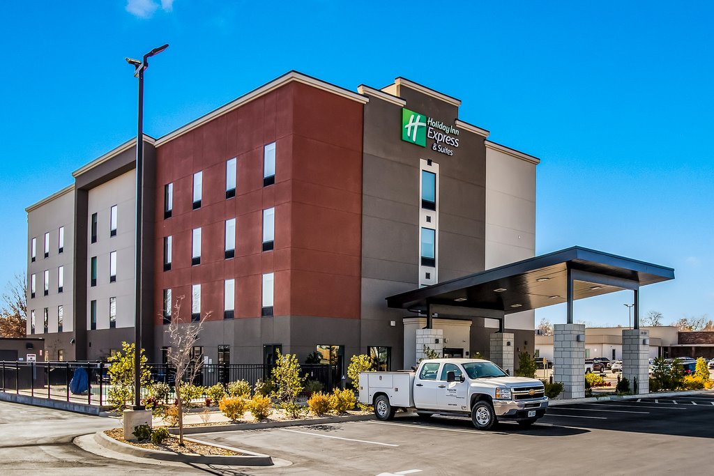 Holiday Inn Express & Suites TULSA EAST - CATOOSA - Tap to explore photos