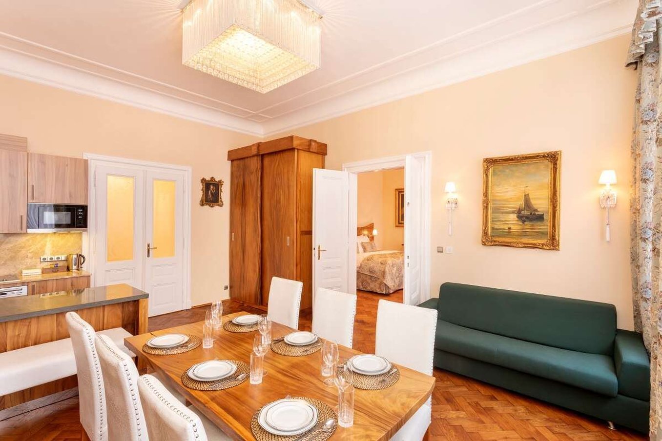 Iron Gate Hotel & Suites