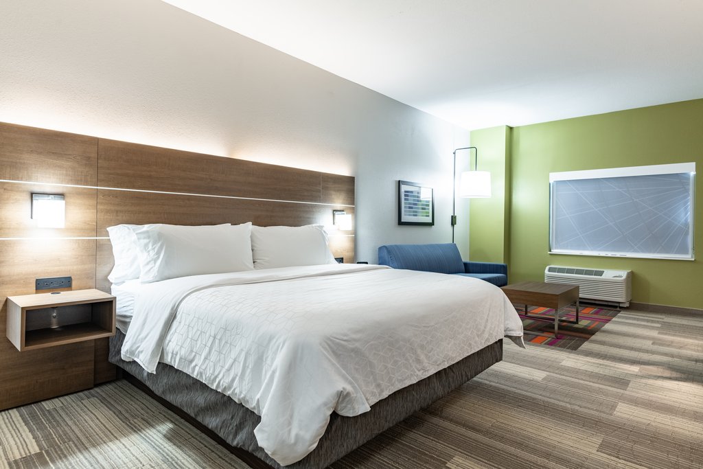 Holiday Inn Express & Suites MOUNDSVILLE - Tap to explore photos
