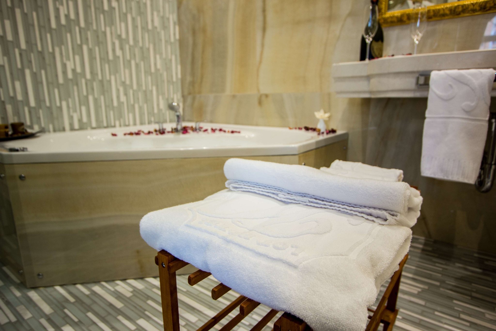 Lot Boutique Hotel and Restaurant