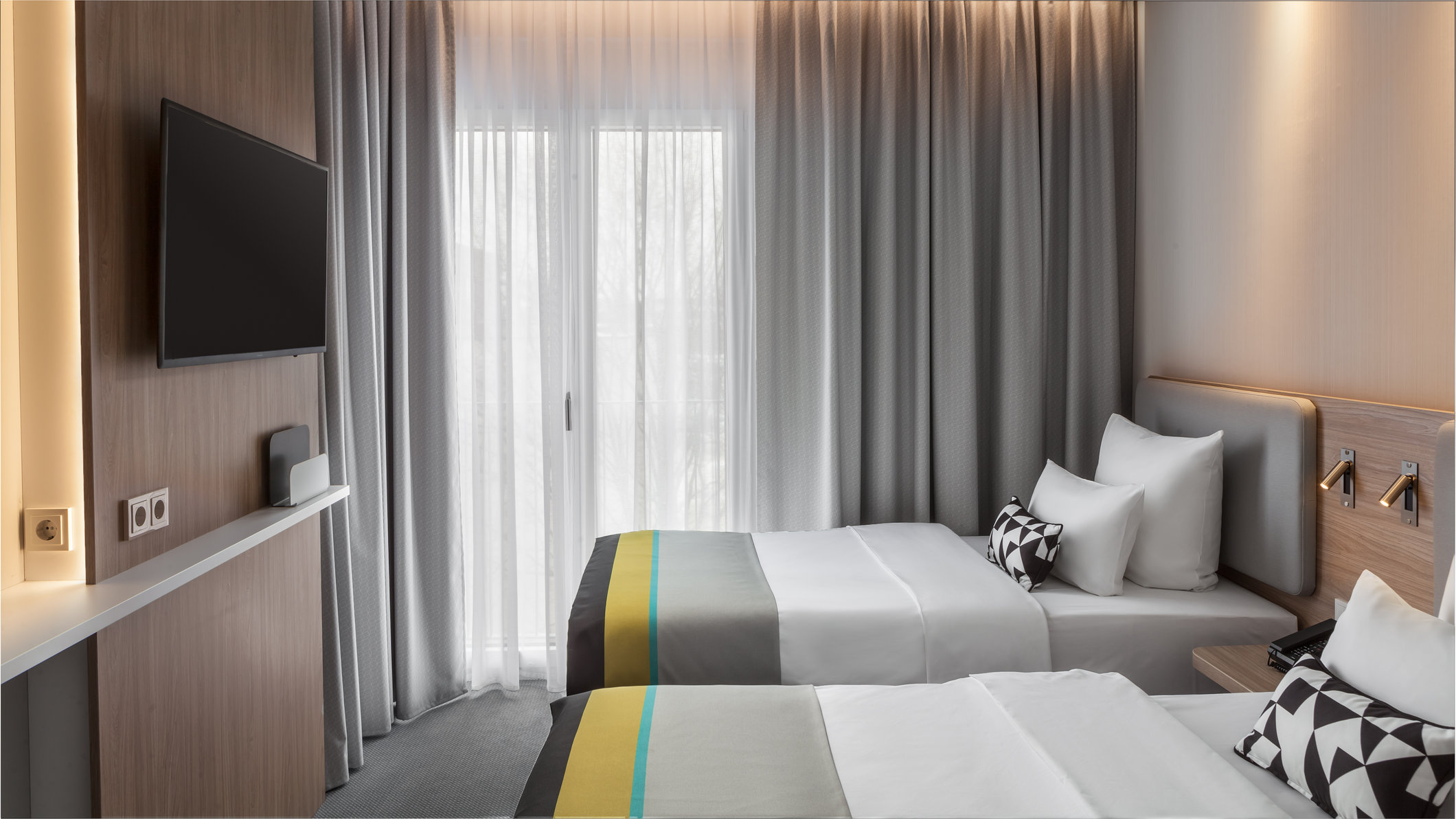 Holiday Inn Express Düsseldorf - Hauptbahnhof by IHG - Tap to explore photos