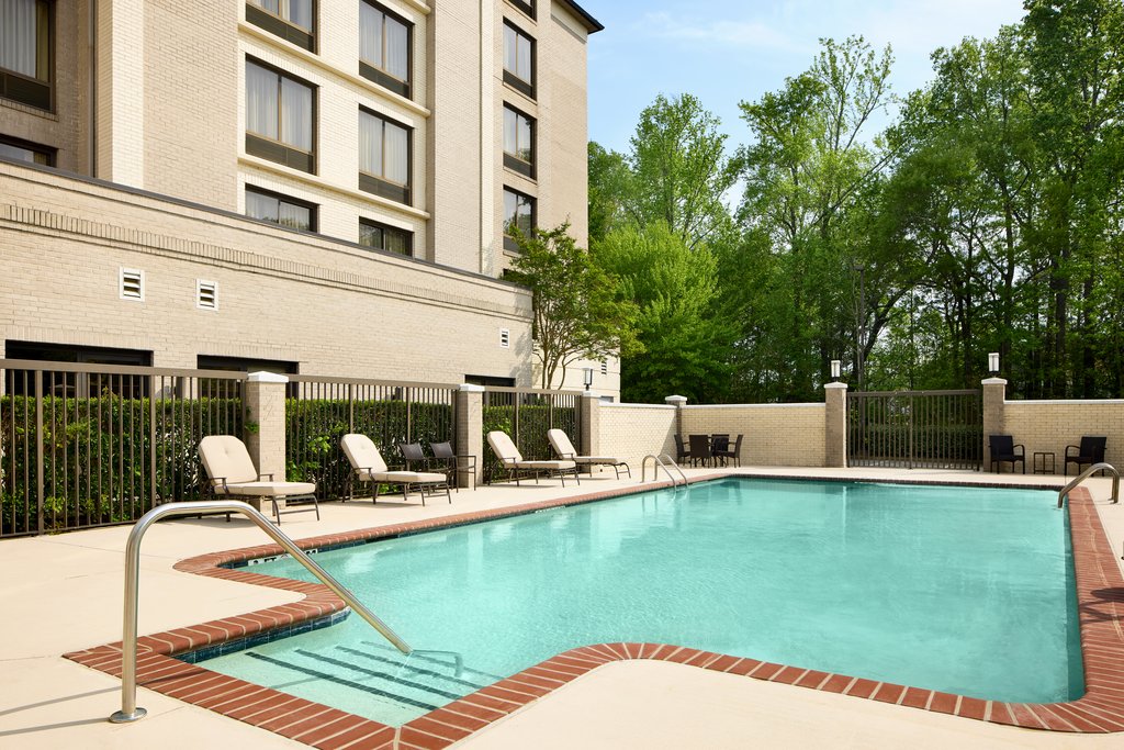 Holiday Inn Express & Suites Alpharetta - Tap to explore photos