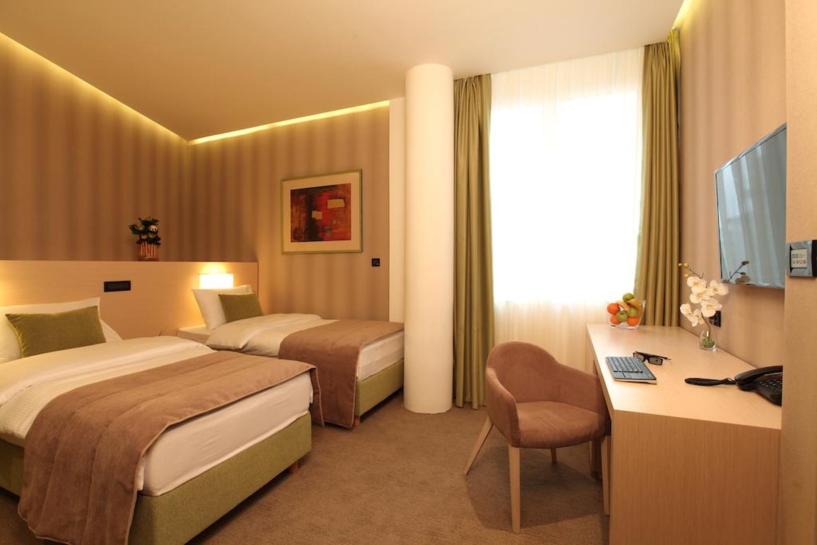 Hotel Argo – Belgrade, NY