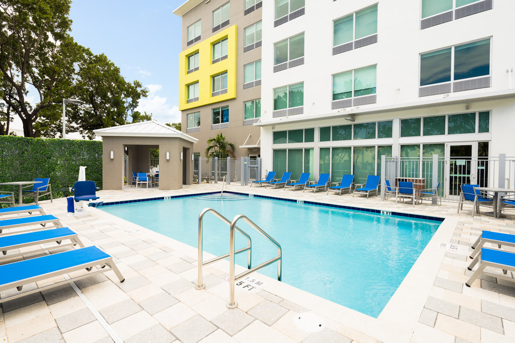 Holiday Inn Express & Suites DORAL - MIAMI by IHG