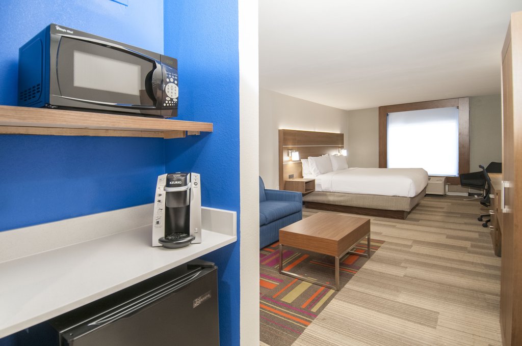 Holiday Inn Express & Suites Dallas-North Tollway (N Plano) - Tap to explore photos