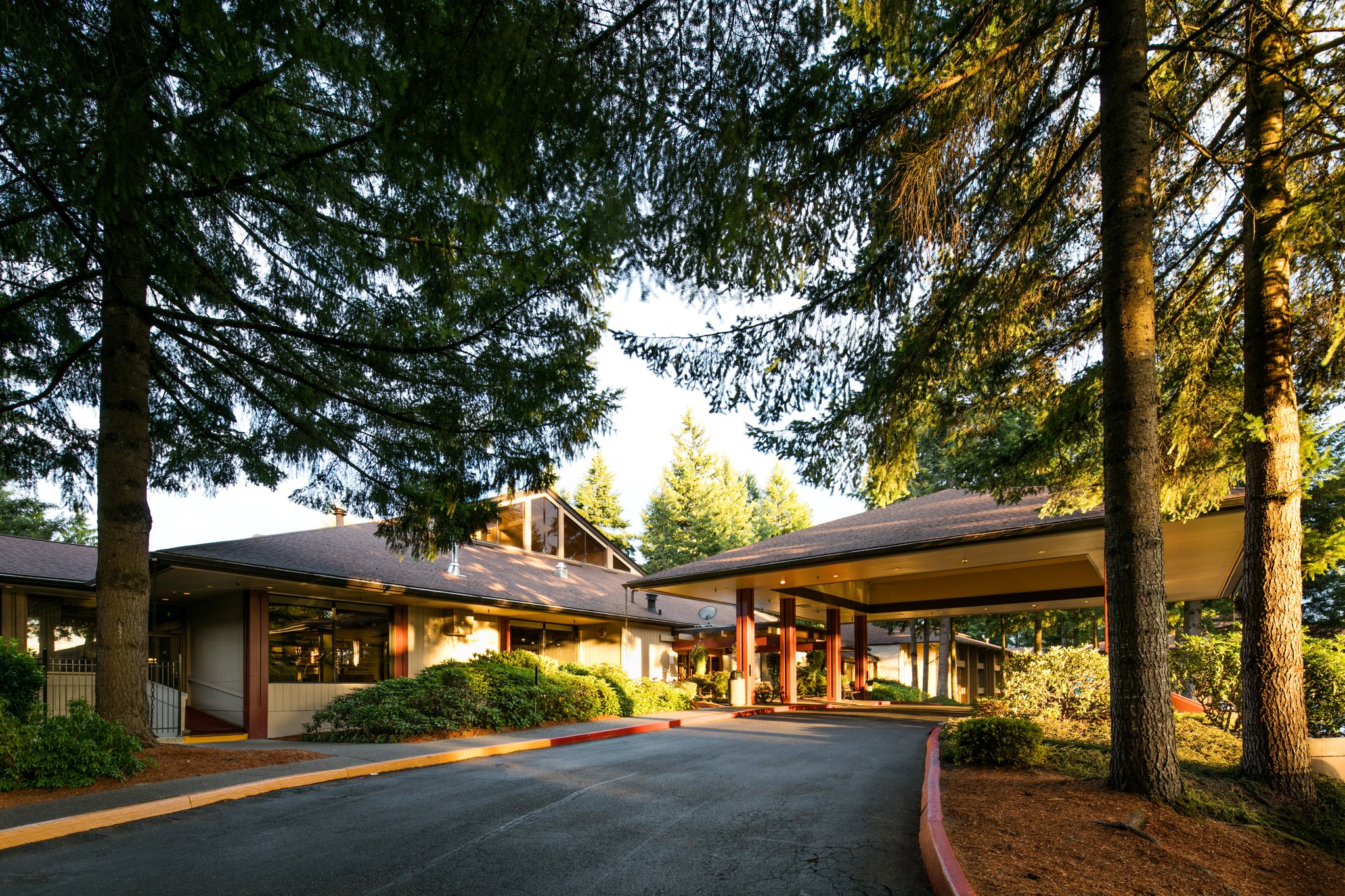 Olympia Hotel At Capitol Lake – Olympia, WA