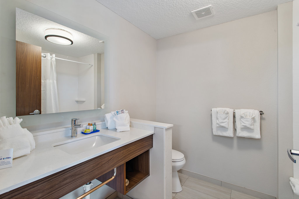 Holiday Inn Express ST. AUGUSTINE - VILANO BEACH - Tap to explore photos