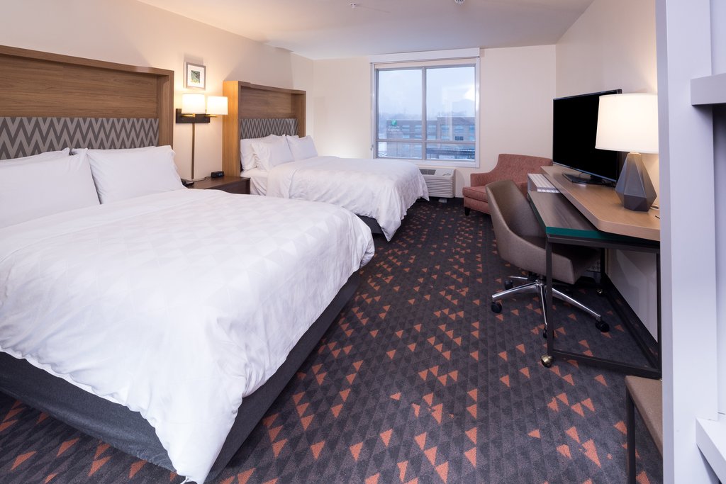 Holiday Inn & Suites DETROIT - TROY - Tap to explore photos