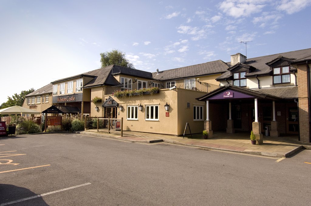 Premier Inn Cardiff West - Tap to explore photos