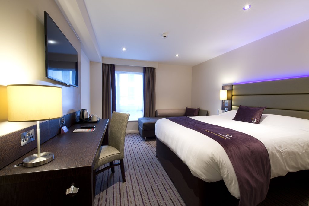 Premier Inn Derby Cc - Cathedral Quarter - Tap to explore photos