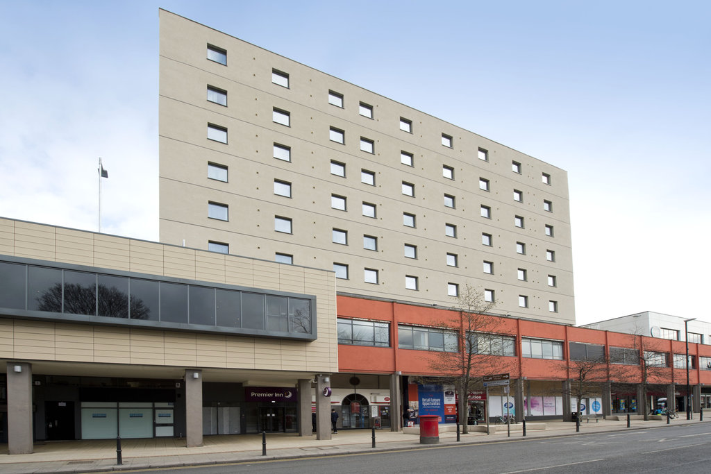 Premier Inn Leeds Headingley - Tap to explore photos