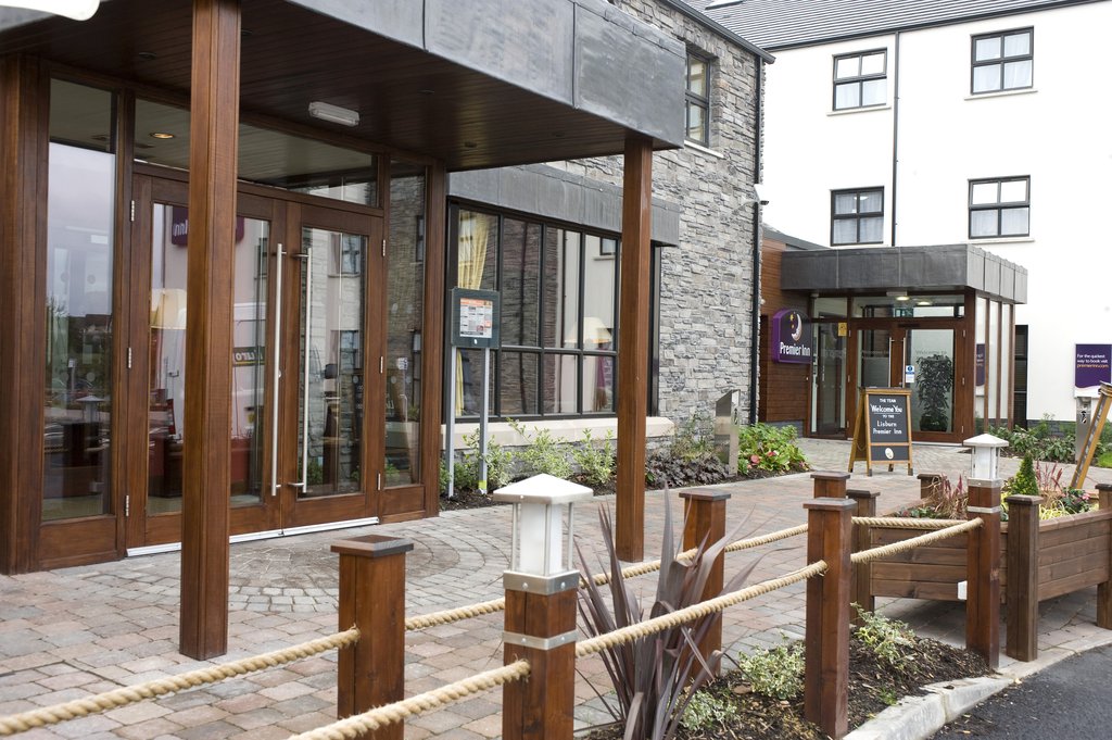 Premier Inn Lisburn - Tap to explore photos
