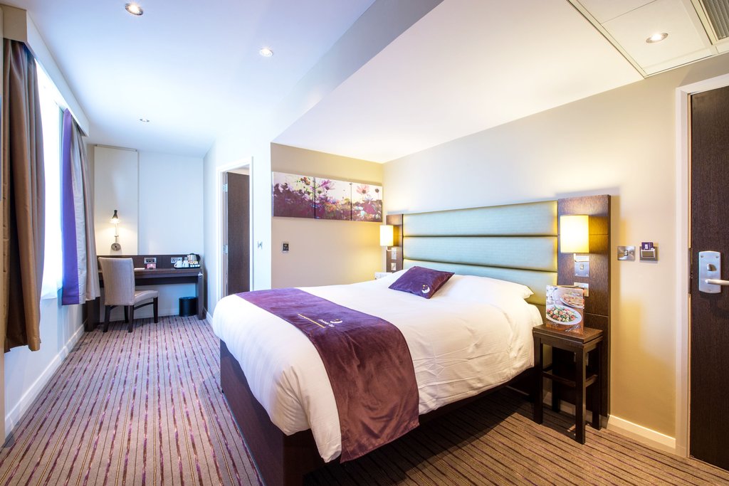 Premier Inn Nottingham City Centre (Chapel Bar) Hotel - Tap to explore photos