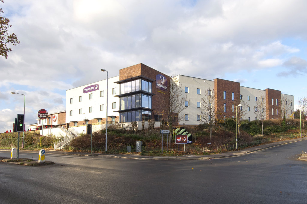 Premier Inn Exeter - M5 J29 - Tap to explore photos