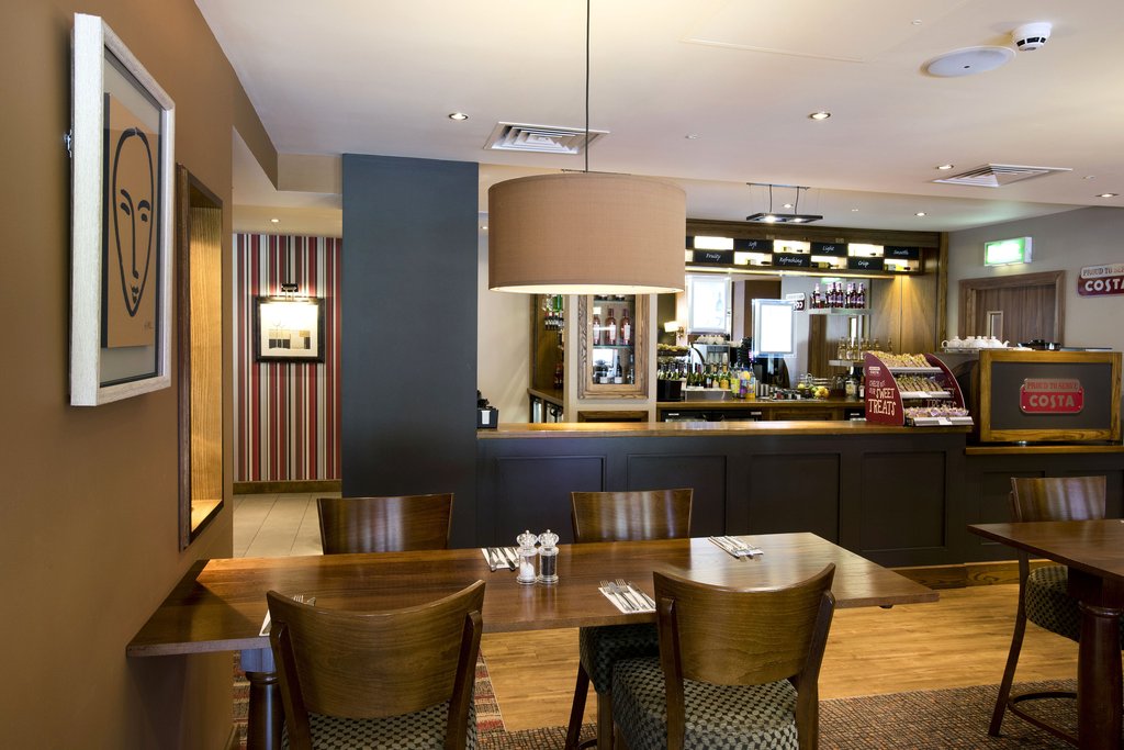 Premier Inn Aberdeen Airport (Dyce) Hotel - Tap to explore photos