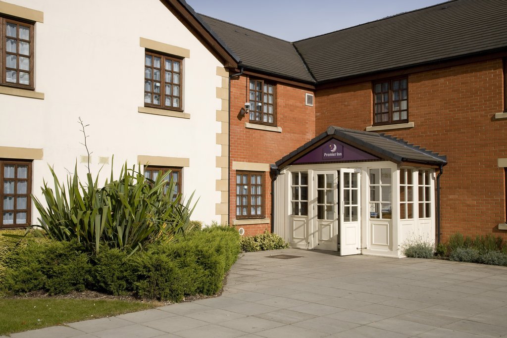 Premier Inn Waltham Abbey - Tap to explore photos