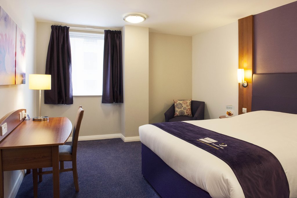 Premier Inn Birmingham Cc - New St Station - Tap to explore photos