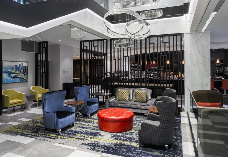 Holiday Inn and Suites Vancouver Downtown