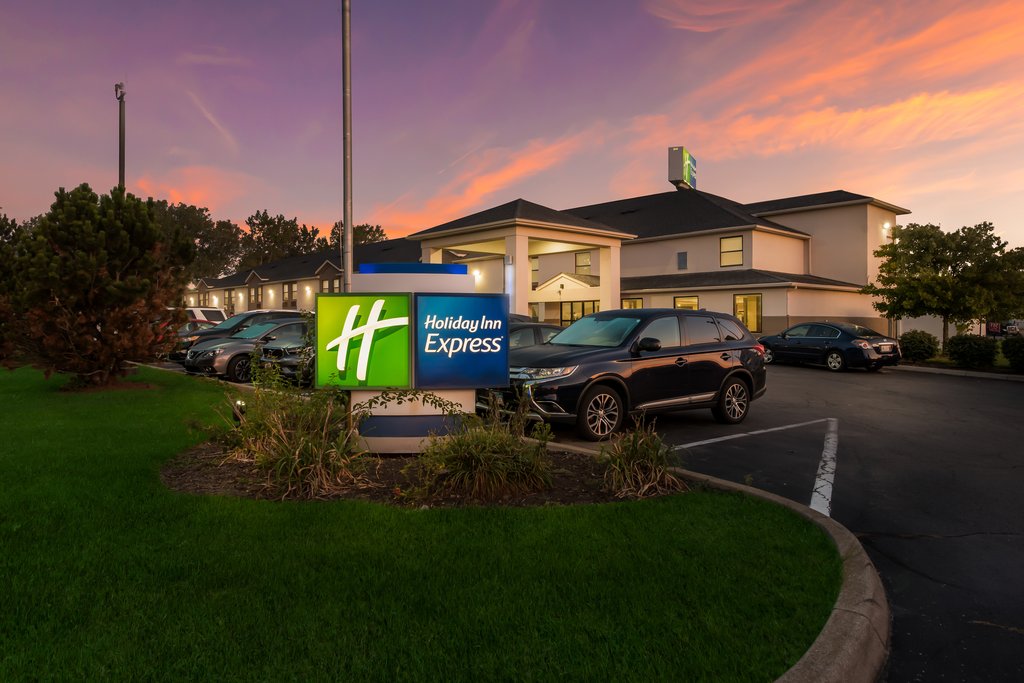Holiday Inn Express LONDON-I-70 - Tap to explore photos