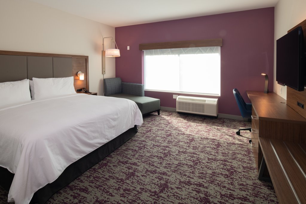Holiday Inn Express & Suites LITTLE ROCK DOWNTOWN - Tap to explore photos