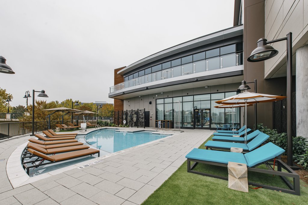 Hotel Indigo COLUMBUS AT RIVERFRONT PLACE - Tap to explore photos