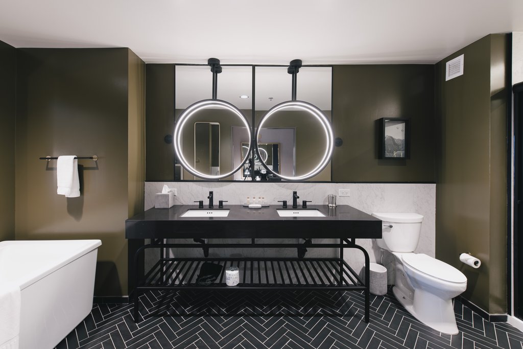 Hotel Indigo COLUMBUS AT RIVERFRONT PLACE - Tap to explore photos