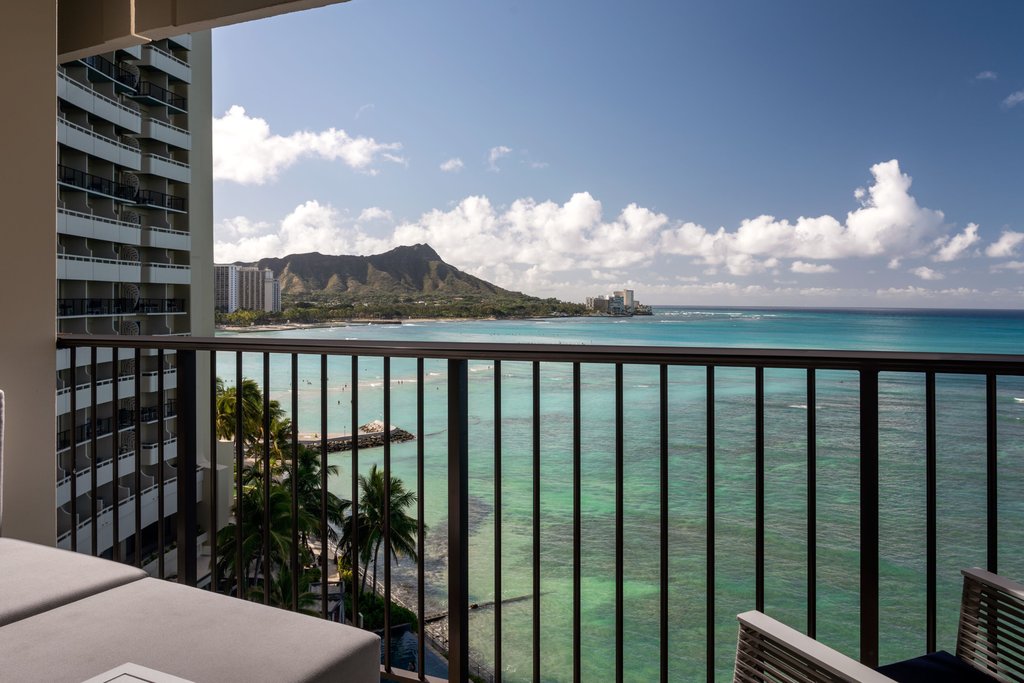 Sheraton Waikiki - Tap to explore photos