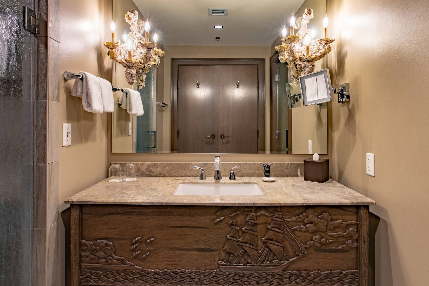 The Bohemian Hotel Savannah Riverfront, Autograph Collection - Tap to explore photos
