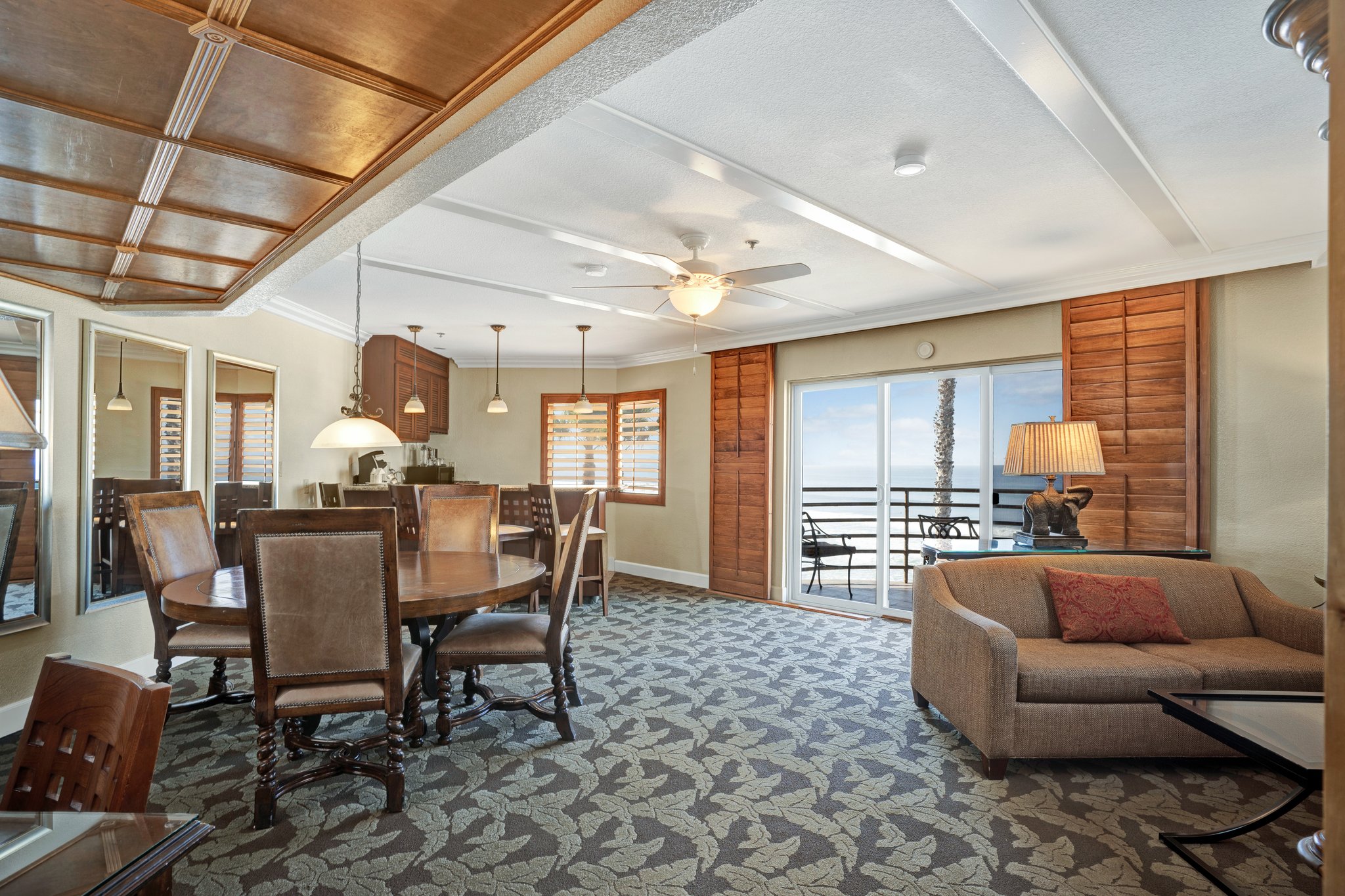 Pacific Terrace Hotel