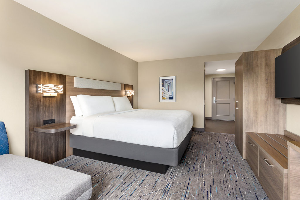 Holiday Inn Express & Suites FORT PIERCE WEST - Tap to explore photos