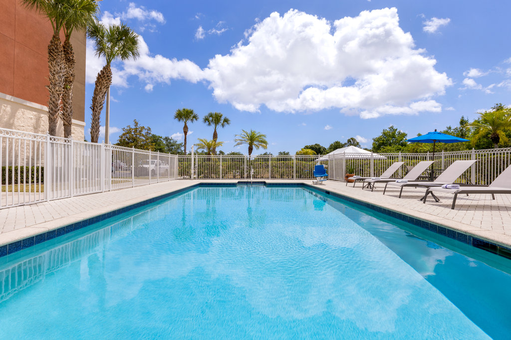 Holiday Inn Express & Suites FORT PIERCE WEST - Tap to explore photos