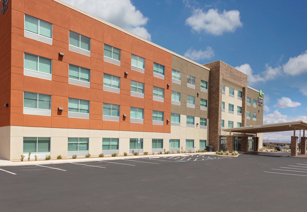 Holiday Inn Express & Suites EL PASO NORTH - Tap to explore photos